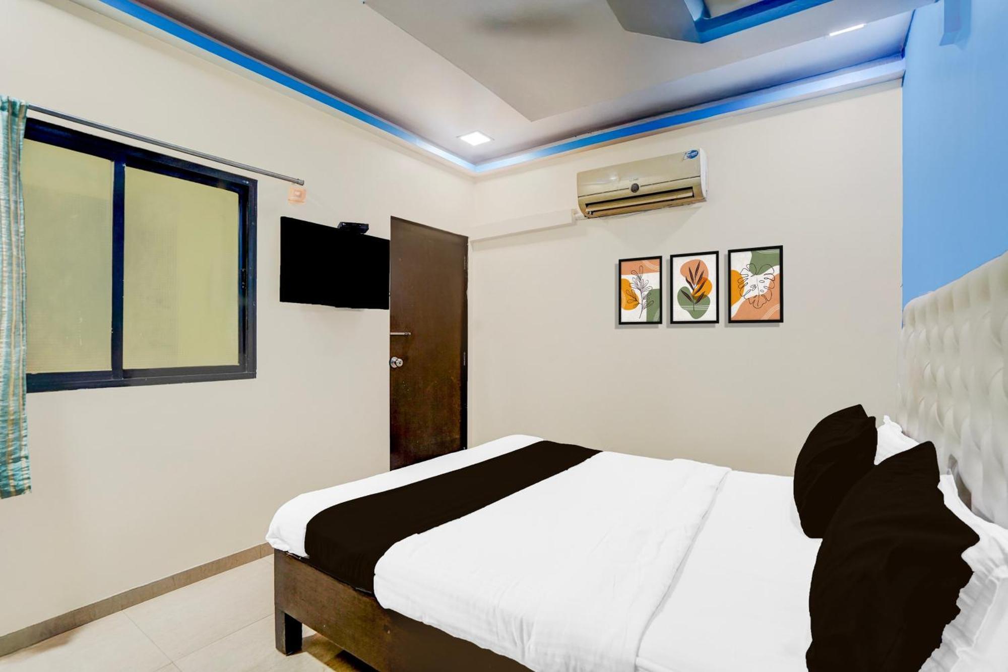 O The Om Sai Residency Hotel